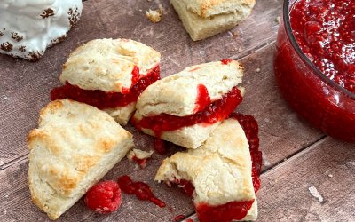 Fair Scones with Raspberry Jam