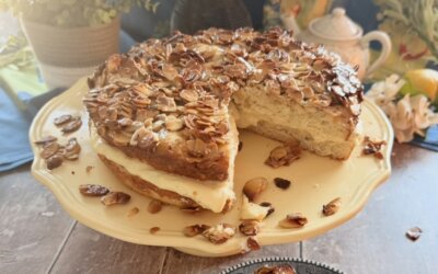 Bee Sting Cake -Bienenstich